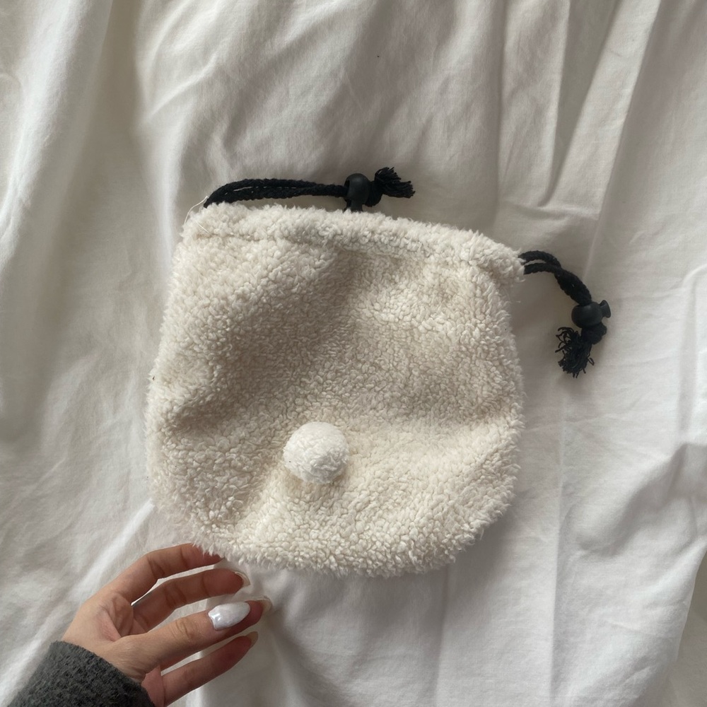 Bunny Drawstring Pouch - Picture 3 of 6